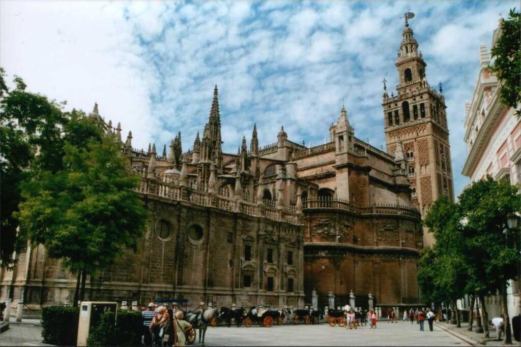 Cozy And Well Located Apartment In The Center Of Seville Exterior photo